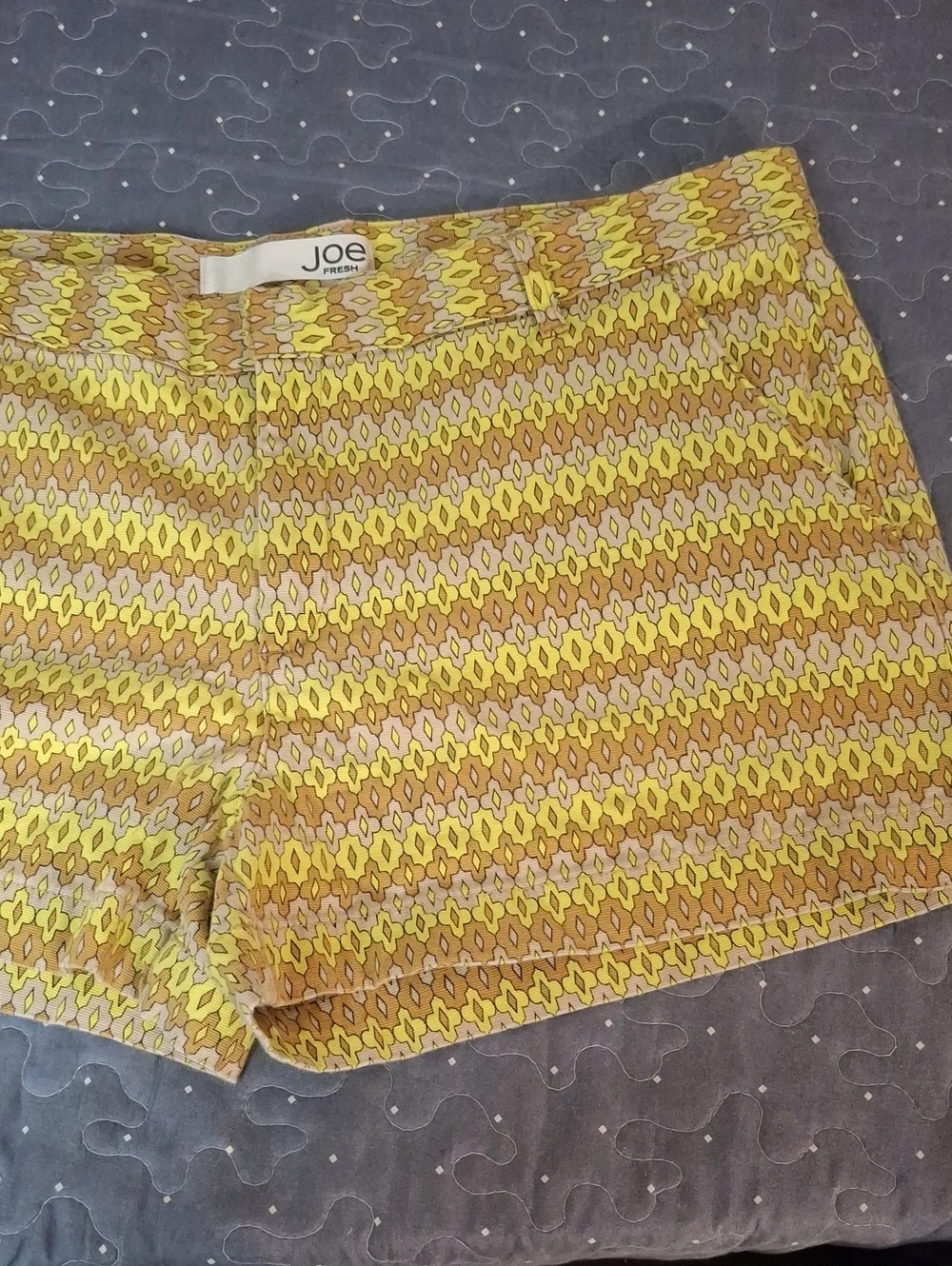 Joe Fresh Yellow and Tan Geo-Print Women’s Shorts Size 16